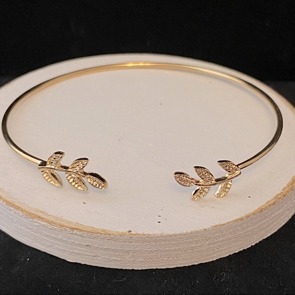 Jewelry - Delicate Gold Leaf Adjustable Bangle Bracelet